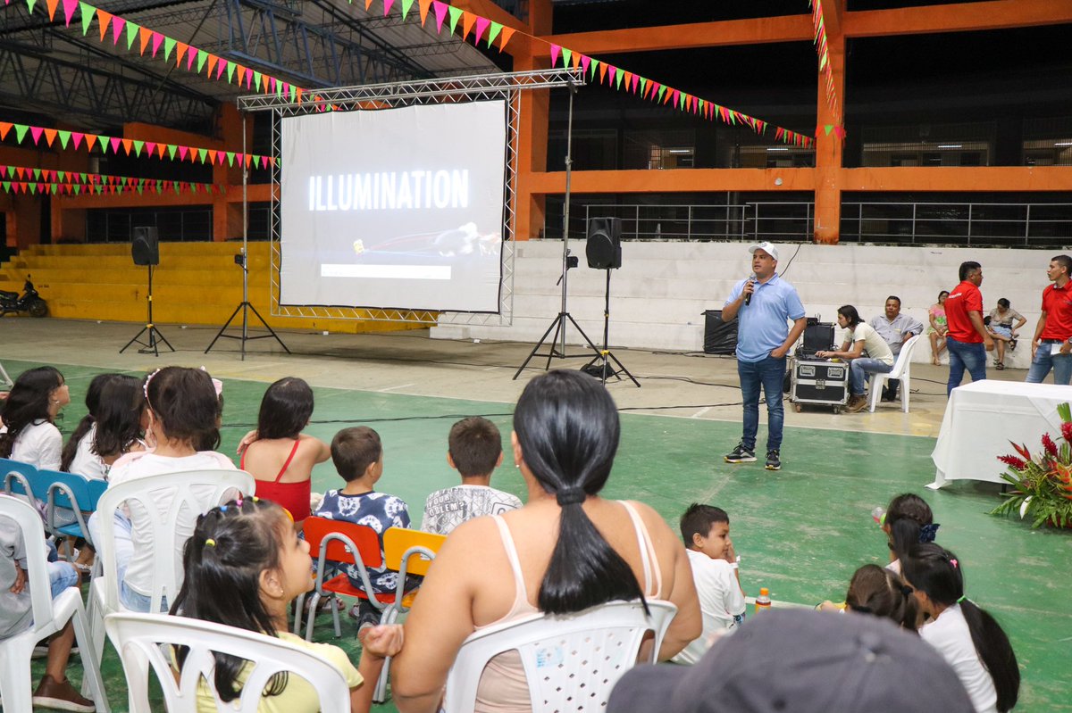comfamiliarh's tweet photo. Nos tomamos el municipio de Palermo con nuestro “Cine al Parque” más de 500 habitantes disfrutaron de una noche de película, palomitas, gaseosa y mucha diversión en familia.
*Los esperamos mañana desde las 8:00 a.m. con una jornada llena de sorpresas.
#Comfamiliar #MásCercaDeTi https://t.co/EwsyPBiy3d