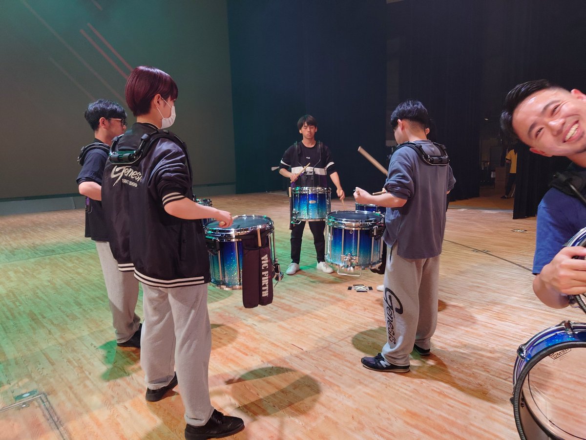 WHO_march's tweet photo. みんなすでにスイッチ入ってる〜(*´∀｀*)

■昼
開場：13時00分/開演：13時30分
■夜　

開場：17時00分/開演：17時30分

価格：[全自由席] 1900円(未就学児無料)
※未就学児で席が必要な場合、別途チケットをご購入ください。​
▼当日券販売開始時間
昼：12時〜
夜：16時〜

#G_live2023 https://t.co/hxOro1hwhd