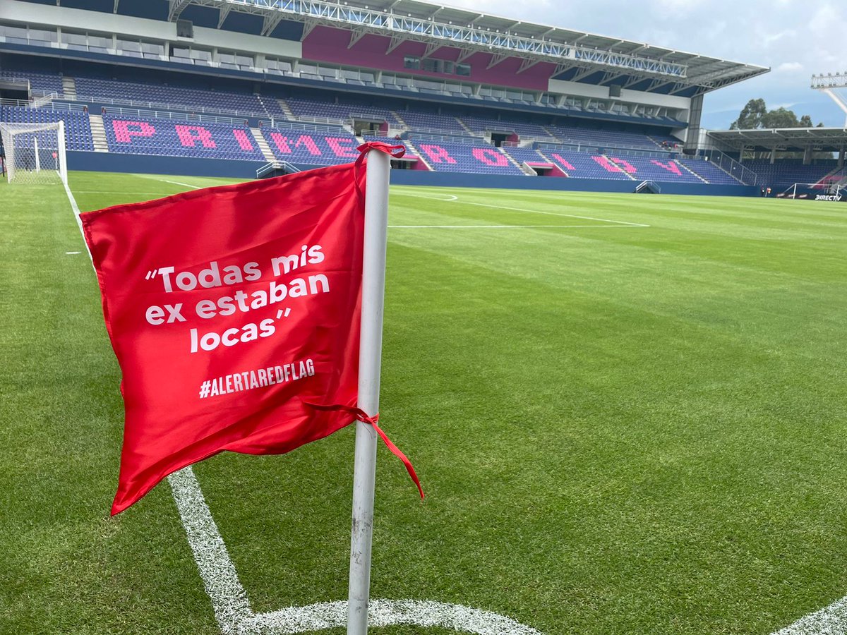 PilsenerEcuador's tweet photo. Hoy el @IDV_EC se suma para dar frente a la violencia de género 👏 #AlertaRedFlag🚩 https://t.co/AUEjHYko9s