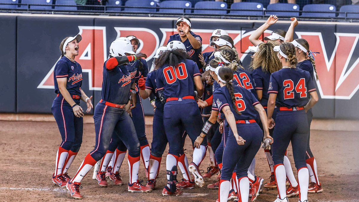ArizonaSoftball's tweet photo. 𝐖𝐡𝐚𝐭 𝐚 𝐟𝐢𝐧𝐢𝐬𝐡.
𝐀𝐛𝐬𝐨𝐥𝐮𝐭𝐞𝐥𝐲 𝐞𝐥𝐞𝐜𝐭𝐫𝐢𝐜. https://t.co/50GAuhRrZ9