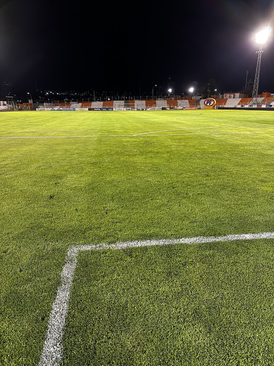 ManuelDTP's tweet photo. Si se confirma el dato de la telemetría de @TNTSportsCL, el gol de Leandro Requena recorrió 101 mts, con lo que bate el actual Récord del Mundo como gol más lejano, que hoy está en 96,01 mts, obra del arquero Tom King. A pelear el @GWR, @ClubDepCobresal!!! https://t.co/uRxmZmW7M3