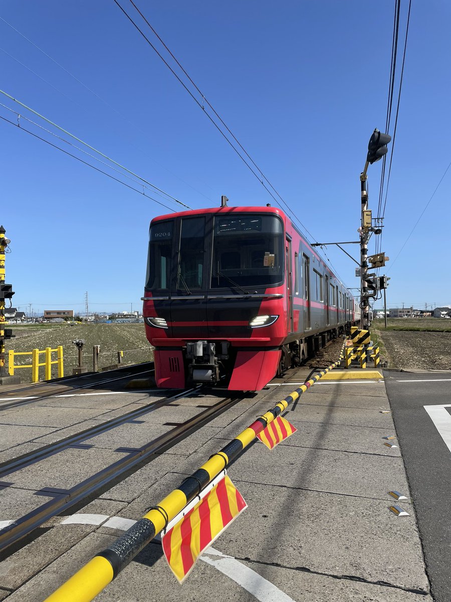 takkin_engine_d's tweet photo. 日比野〜佐屋間。965列車普通弥富行きは9100系9104F+3100系3108Fが運用に入っています。
#meiun
#9104F
#3108F
#965列車 https://t.co/4DXFPjXx7A