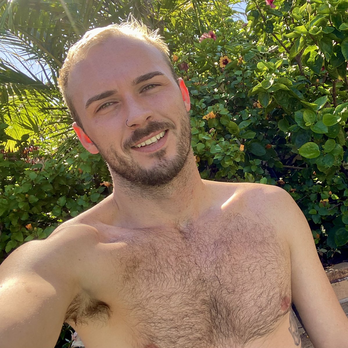 Find me by the pool 💦