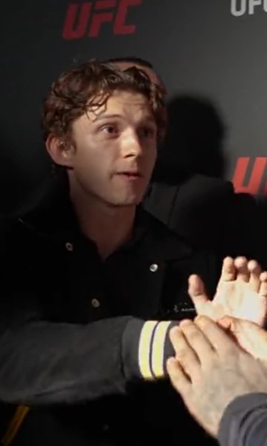 jojoannarvin's tweet photo. Tom Holland winning best boyfriend looks he's sooo gorgeous and charming ❤️🥲 one of the best things that happened in 2023 https://t.co/AhBvfi3xZI