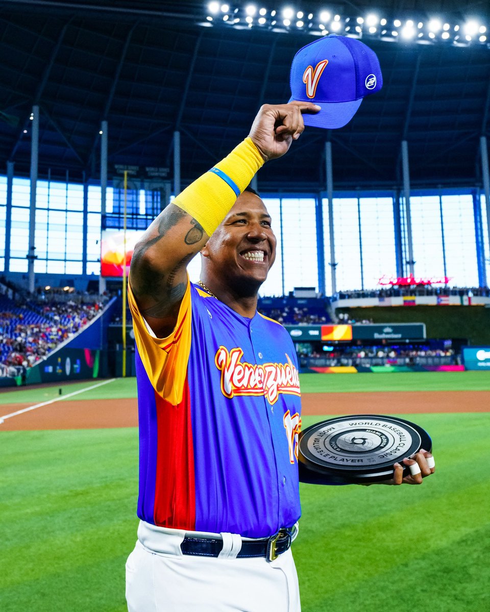 aranguismo18's tweet photo. EL MEJOR CATCHER DE LA HISTORIA DE VENEZUELA.

SALVADOR PÉREZ. 🇻🇪 https://t.co/LLTgurijjN