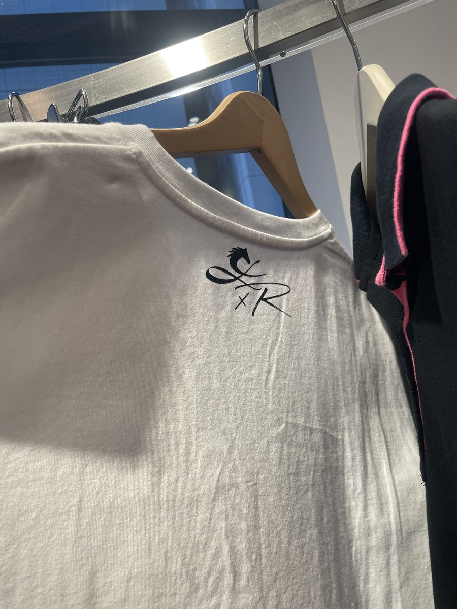 amicoryu's tweet photo. 小学生の頃、騎手を目指していた自分が、
トップ騎手と一緒にクリエイティブをする。
クリエイターって夢があると思いませんか?
ルメール騎手ありがとう。 https://t.co/5NgUPahDJP