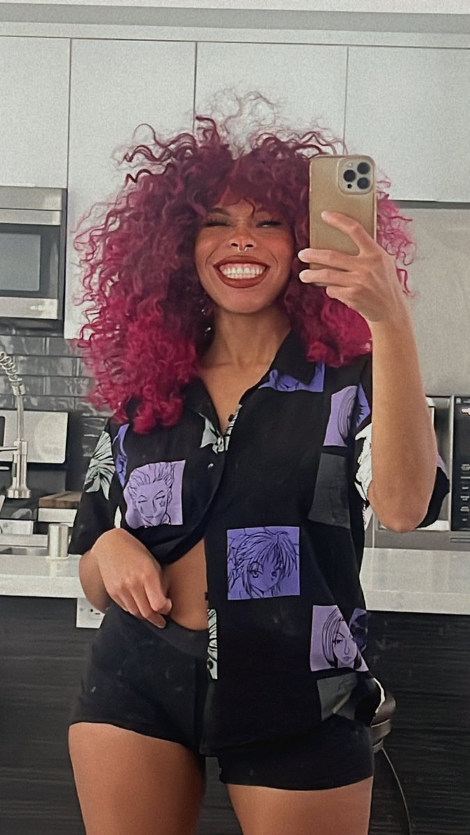 Kieraplease tweet picture