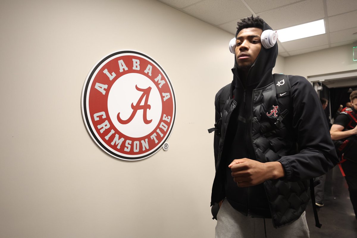 AlabamaMBB's tweet photo. The Tide are in the building!

#RollTide | #BlueCollarBasketball https://t.co/5o10ytSQY3