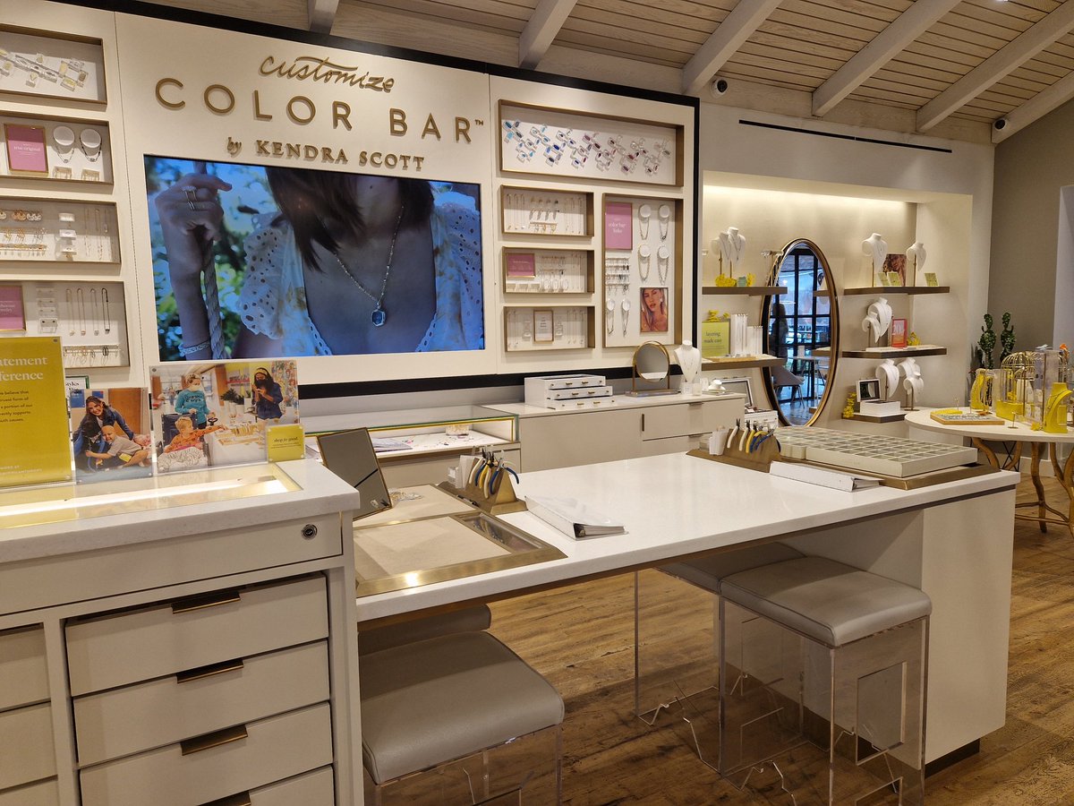 nincoroby's tweet photo. Get personalized jewelry @KendraScott with the customize color bar and obviously there is a coffee in the store ... 😉 #Retail #store #SXSW23ECH
@C_Chenevoy @lfaguer @MikeHadjadj @FrankRosenthal @Guillaume_Rio https://t.co/59qshiSeUx