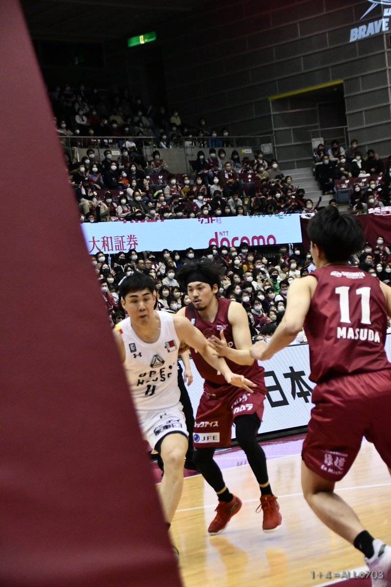 7One_for_All_3's tweet photo. しのしゃまが建吾を追い込んで、まっすーは建吾の道を塞ぐドンピシャタイミングのディフェンスで、めっちゃ良かったのよぉ!(胸熱🔥🔥🔥
#篠山竜青 #増田啓介 #野本建吾
#11対決 #GoodD
#胸熱ディフェンス https://t.co/DNFDD73gxo