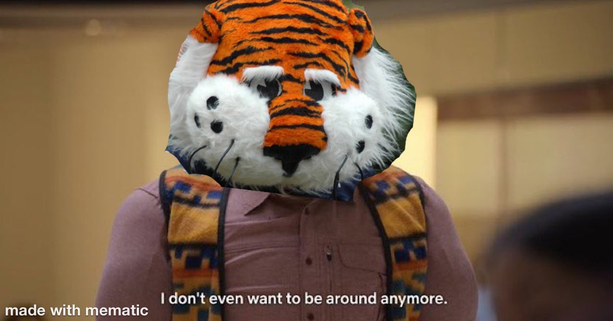 Drunk Aubie tweet media