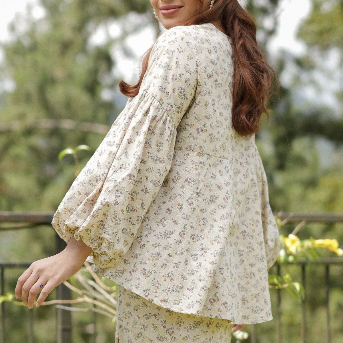 shopwithdiyan's tweet photo. Puffy baju kurung with a touch of sweet floral prints. This is such a need, so cute! https://t.co/RiwAAULCMI