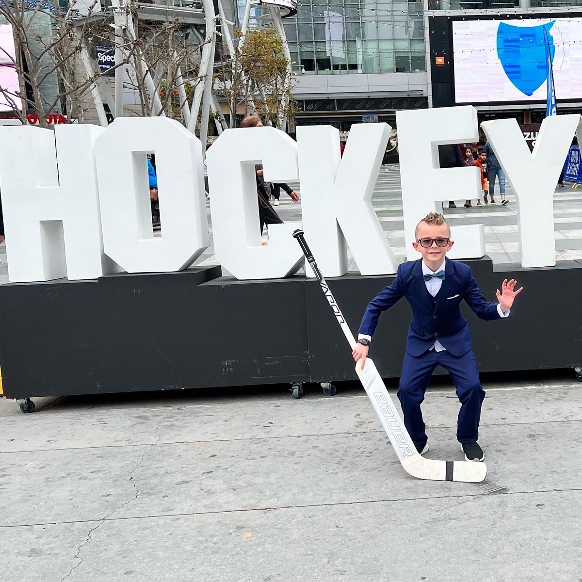 Go kings go! My little guys gets to be on the ice for the national anthem tonight! #gokingsgo #bluelinebuddies