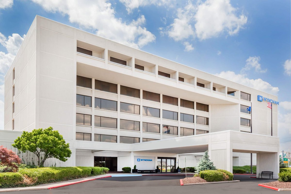 InConIndy's tweet image. We're a little behind on our Twitter announcements, but! InConJunction 42: Space is Big has a new home! We will be hanging out at the Wyndham Indianapolis West July 7-9, 2023!

Reserve your room today. 
inconjunction.org/dept/hotel/