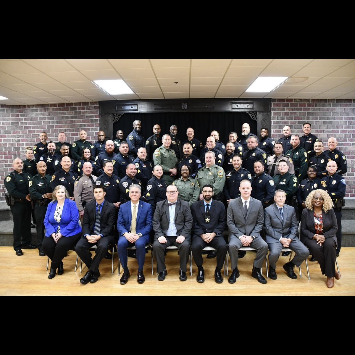 IRSC_Alpha's tweet photo. Undersheriff Thomas Raulen
Graduates from SPI's Command
Officers Development Course
March 17, 2023 at 2:04:58 PM EDT

Congratulations to Undersheriff Thomas Raulen for graduating from the Southern Police Institute's 91st Command Officers Development Course (CODC).

Great work! https://t.co/e6pe49vcIK