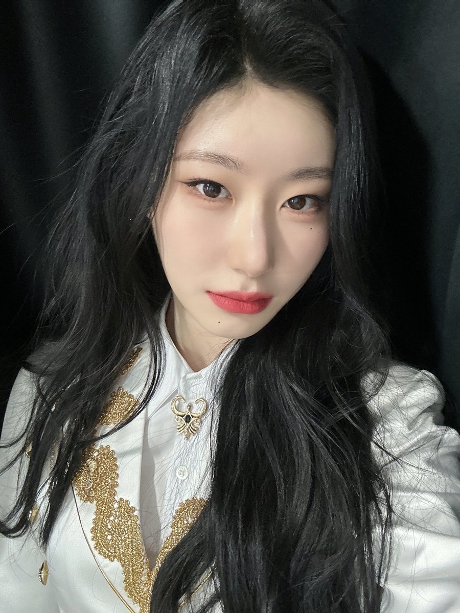 H2H_YUHARAM's tweet photo. ITZY The 2nd Fan Meeting 있지 믿지, 날자! "To Wonder World" l Re-Streaming

Come into the rushing dream❄
The curtain rises again for the Wonder World🥰

#ITZY #MIDZY 
#있지믿지날자 #ToWonderWorld
#BeyondLIVE https://t.co/vxPG3WngNa