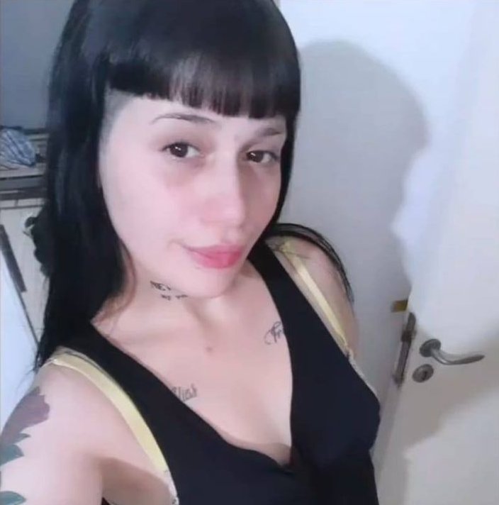 desaparecidaorg's tweet photo. #URGENTE DENUNCIA RECIBIDA #URGENTE   Evitemos un femicidio!!!!!😢 
Yésica Ferrando pide ayuda, vive acosada y bajo amenaza de Alan Caseres. 
Su pedido no admite más demora de las autoridades!!.
En este hilo su denuncia, por favor compartir para que se haga viral y no la maten😔 https://t.co/u0sVwiizJQ