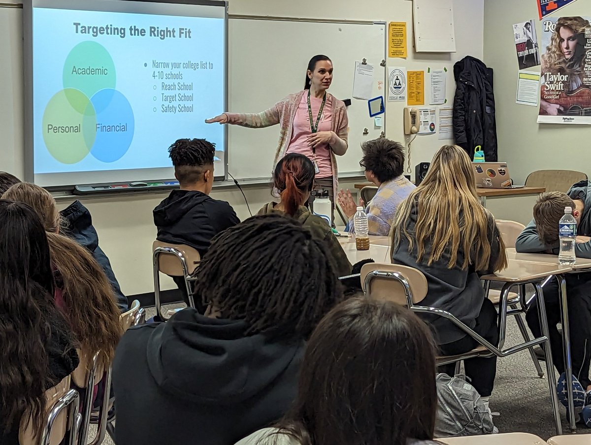 WVCounselors's tweet image. Last week our counselors visited 22 classrooms to engage juniors in a two day post-secondary planning lesson. We can&apos;t wait to continue the conversation over the next year as you start those applications! #FutureReady204