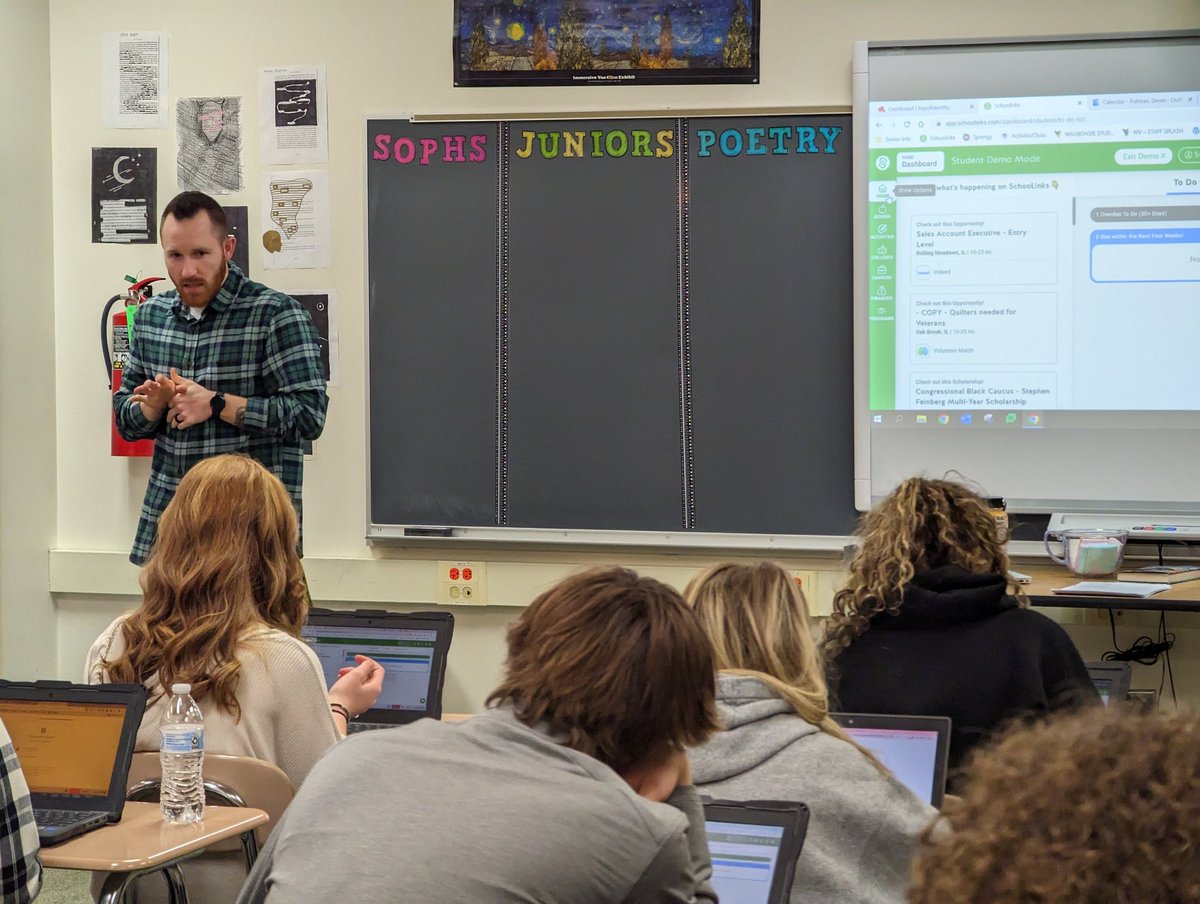 WVCounselors's tweet image. Last week our counselors visited 22 classrooms to engage juniors in a two day post-secondary planning lesson. We can&apos;t wait to continue the conversation over the next year as you start those applications! #FutureReady204