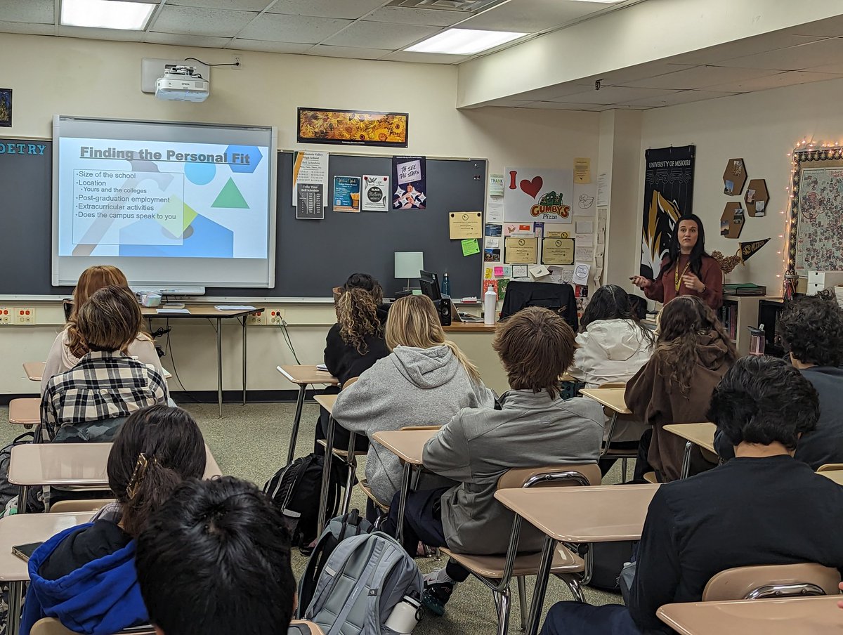 WVCounselors's tweet image. Last week our counselors visited 22 classrooms to engage juniors in a two day post-secondary planning lesson. We can&apos;t wait to continue the conversation over the next year as you start those applications! #FutureReady204