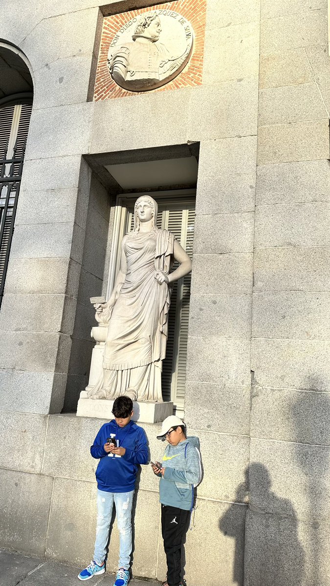 ArcaZayas's tweet photo. So many great places to see in Spain…      My pre-teens disagree 😂😂😂, at least AT&amp;T’s International Day Pass® got my back. https://t.co/HsJtF492XN