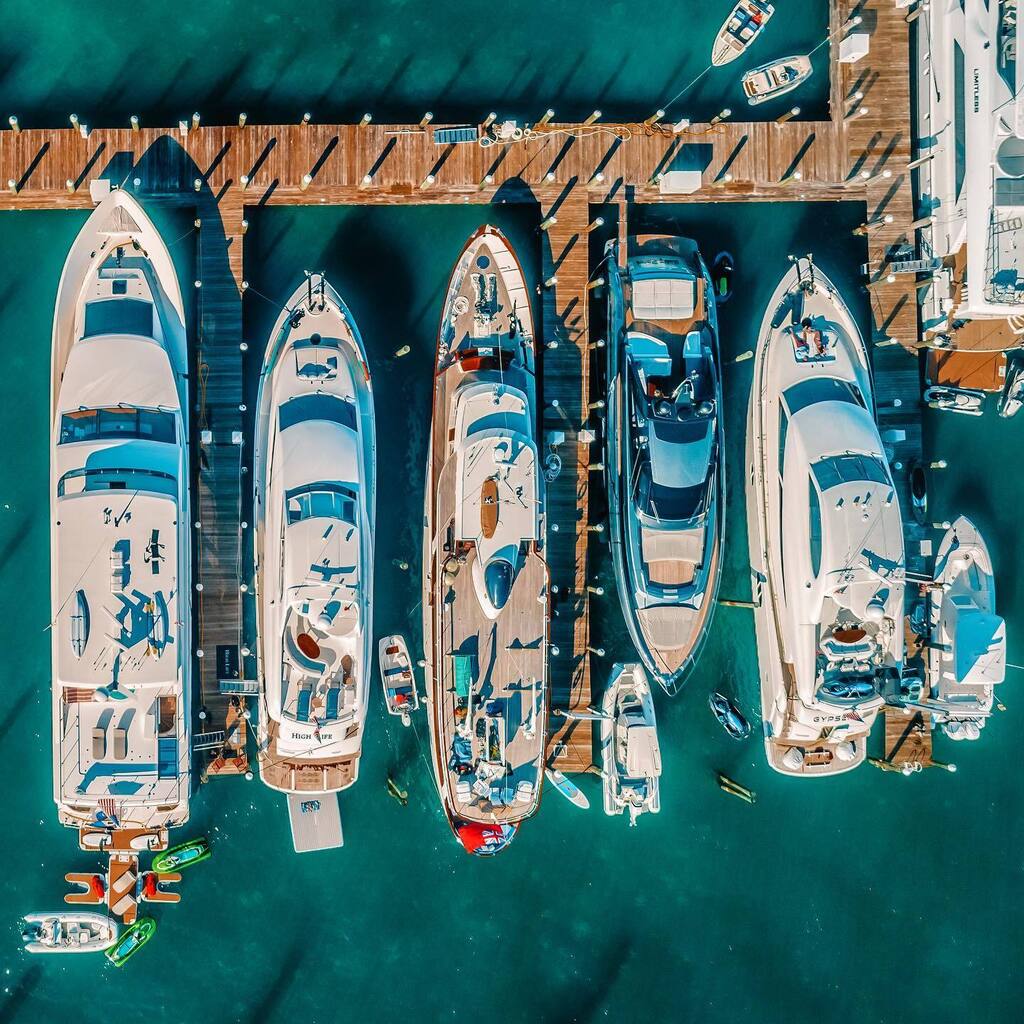 Valentines Resort tweet media