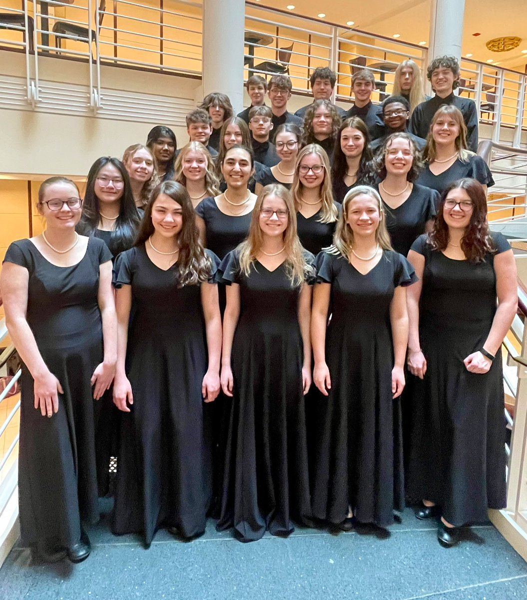 BCHS_SDE's tweet photo. Big weekend for @Bchschoirss Chamber Choir! Performed at the Chicago Symphony Center with conductor Z Randall Stroope at the Windy City Choral Festival! https://t.co/SAWWf8jYbC