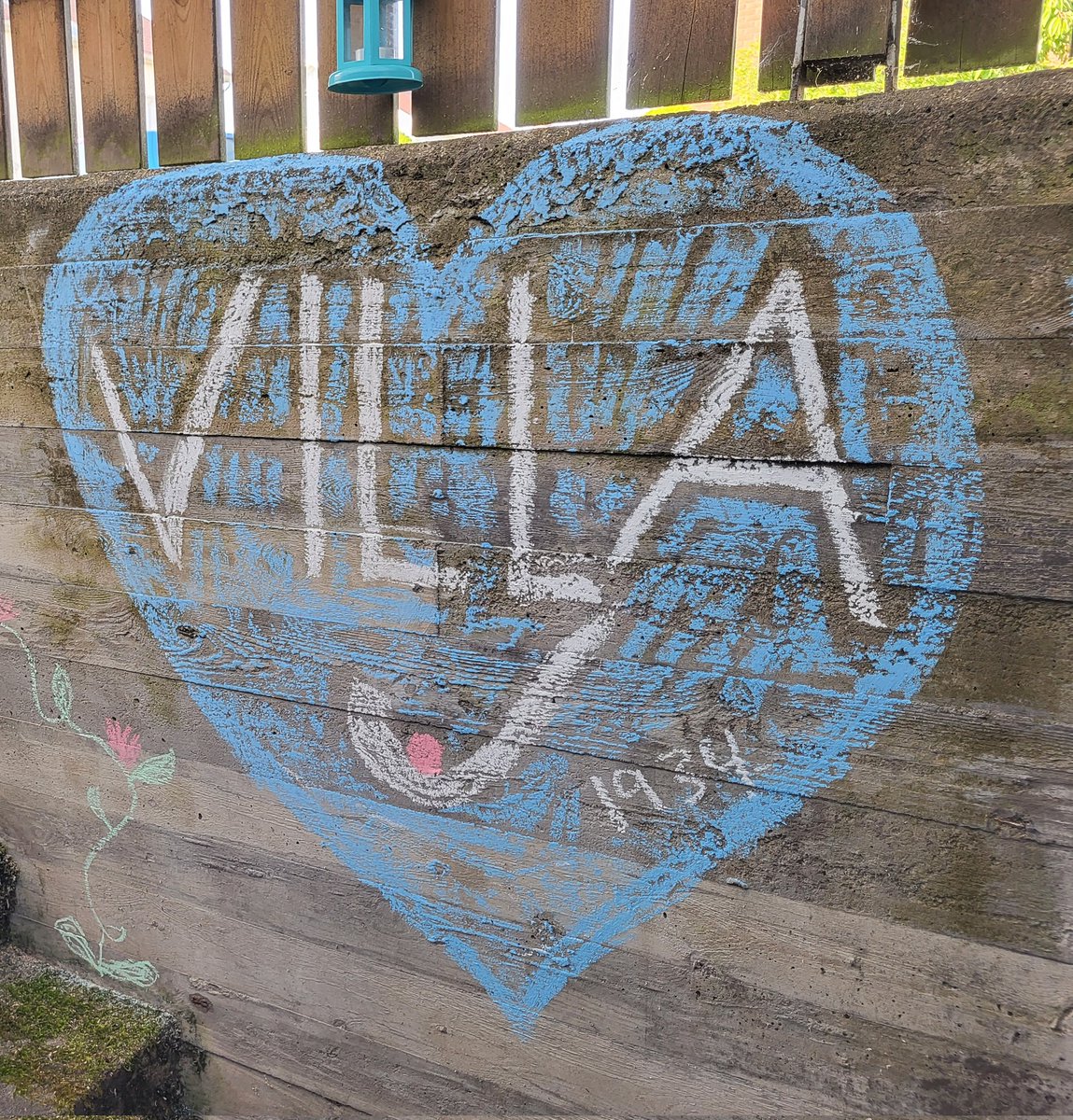 KjetilRaaen's tweet photo. Takk for i år!! Ikväll mår vi skit! 😒 Imorgon laddar vi för nästa sesong! Vi älskar Villa! 💙💙💙 https://t.co/vXfOoOVxdw