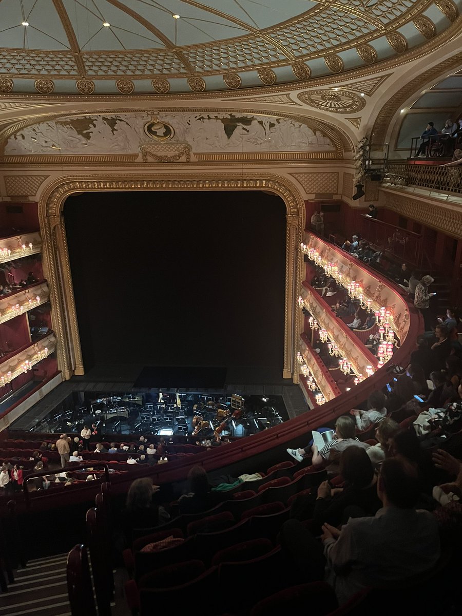 AliStibyHarris's tweet photo. Was lucky enough to see #WoolfWorks at @RoyalOperaHouse today. I have never seen such breathtakingly beautiful choreography by @WayneMcGregor and an achingly moving score by @maxrichtermusic
I am not sure anything will top it. 🩰 https://t.co/119uIZkjI0