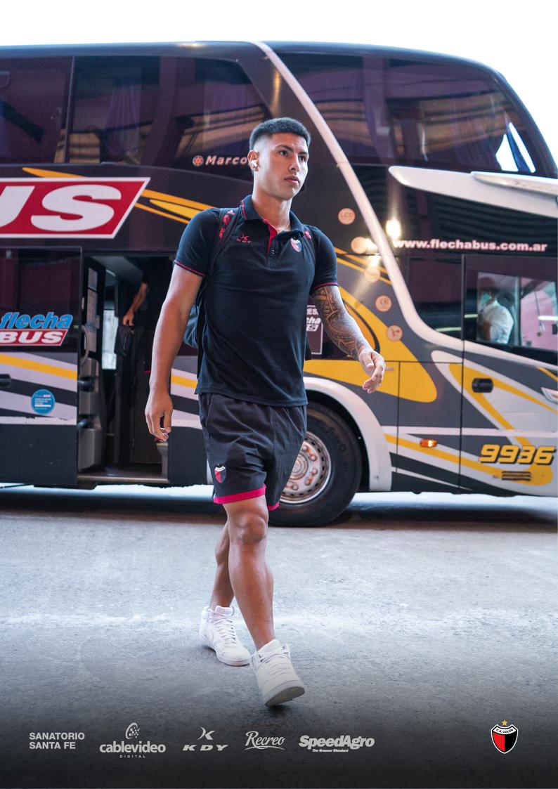 ColonOficial's tweet photo. ¡Ya llegamos al estadio! 🖐🖐 https://t.co/cc4qK0YUCs