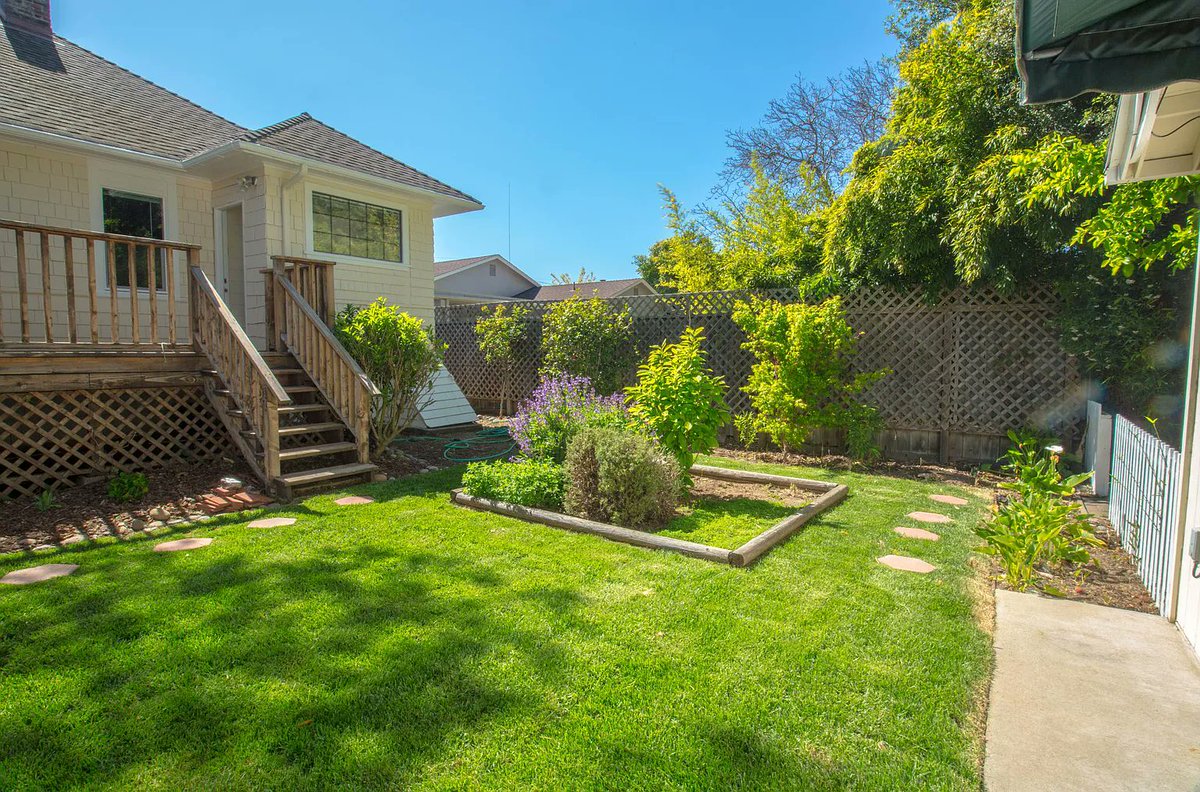 Candydulcce's tweet photo. I LOVE THIS BACKYARD SUPER CUTE https://t.co/6Ha7eqf1Ja