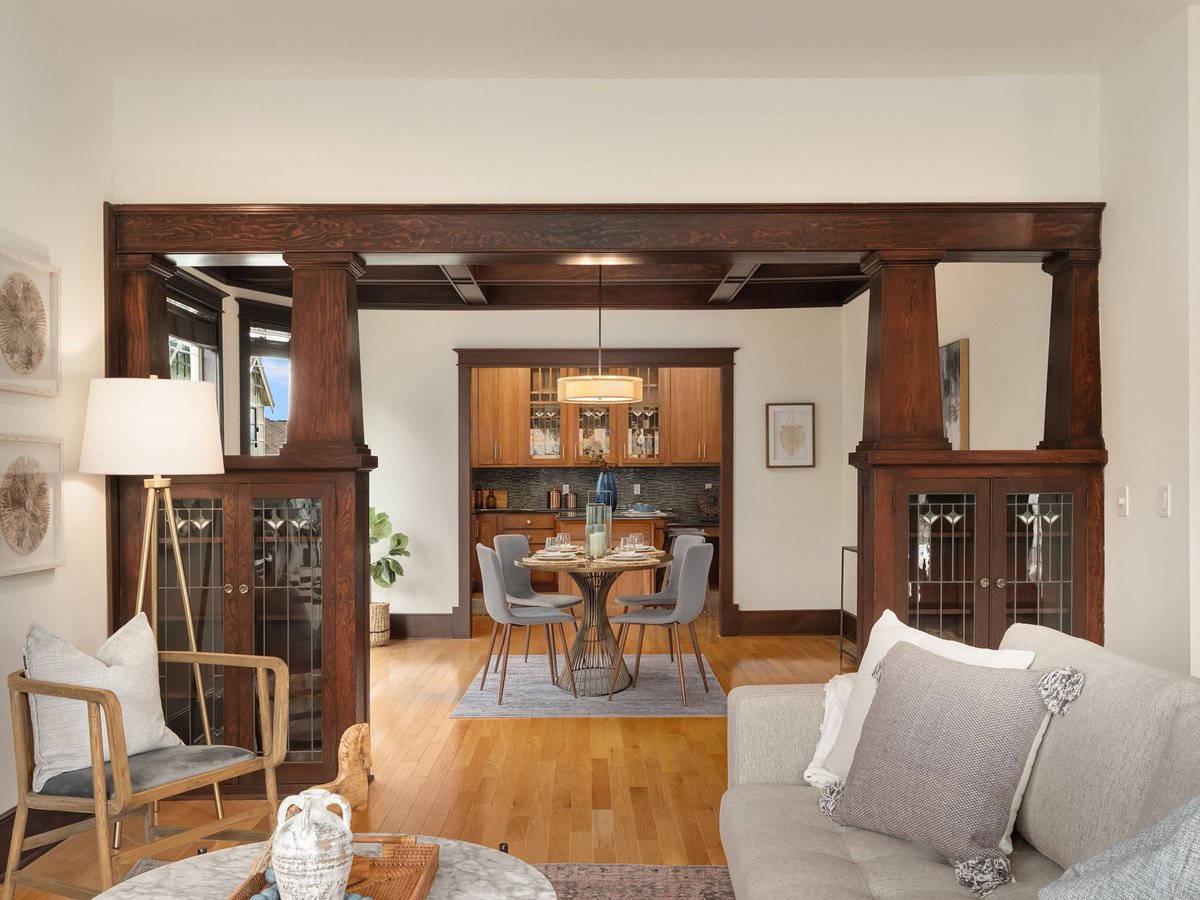 RealogicsSIR's tweet photo. 4 details that had us taking a second look these homes this week:

1️⃣  | These built-ins 🗝️https://t.co/qi8IvIAD0k 

2️⃣ | The art 🎨 https://t.co/pWi64WFNvu 

3️⃣ | This unique Koi fish pond 🐟 https://t.co/wkAallyphk 

4️⃣ | This pink piano 🎹 https://t.co/ywmxtWff8z https://t.co/XSbO7N5KYQ