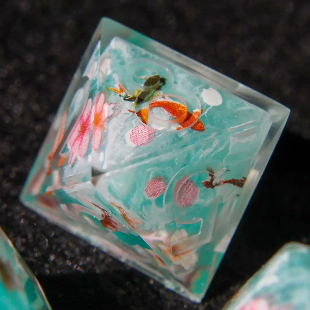 Helichrysumdice's tweet photo. Petals in the pond 🌸
Not sanded nor inked yet.

#handmadedice #dicemaker #dice #ttrpg #dnd5e #pathfinder2 https://t.co/IvVaIyeriP