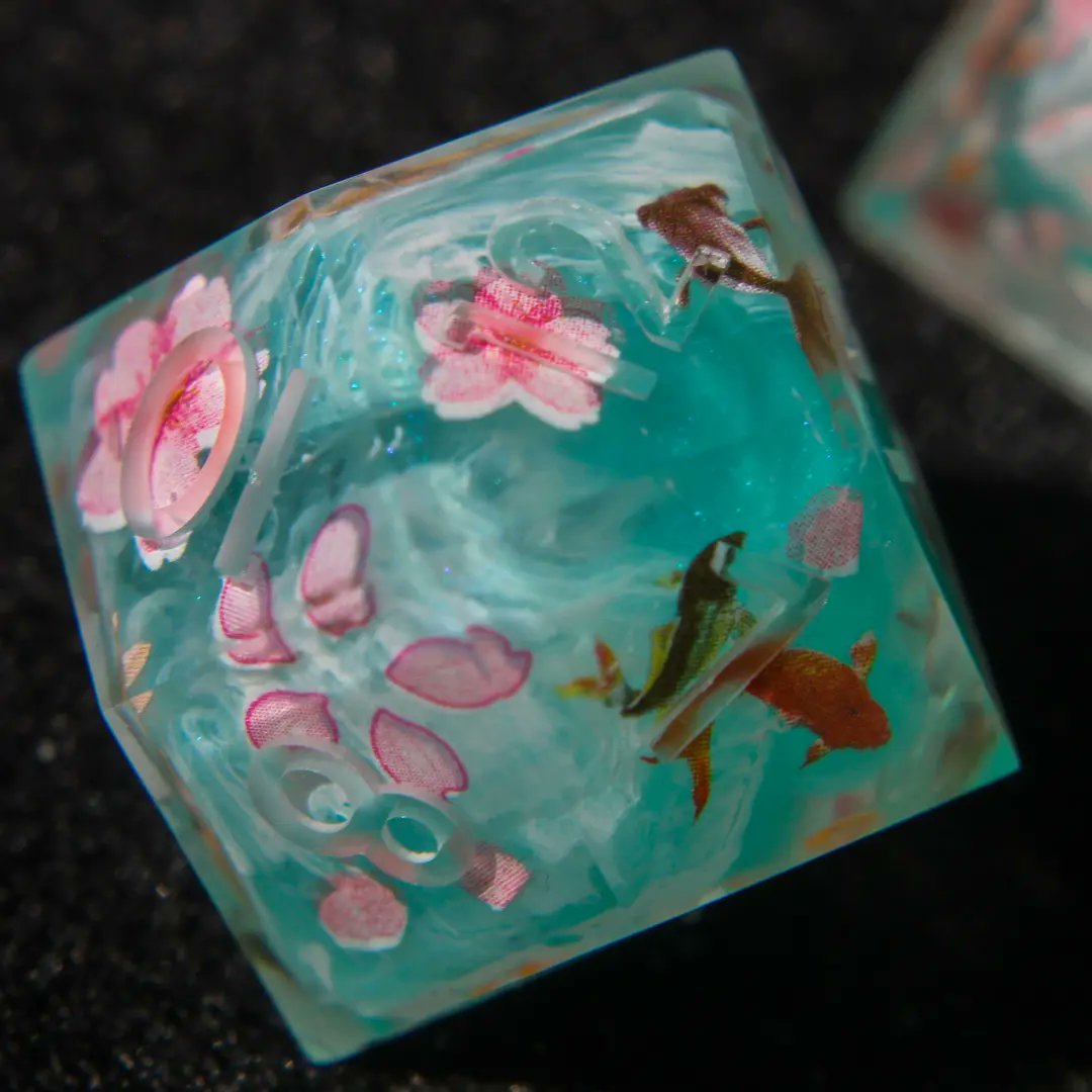 Petals in the pond 🌸
Not sanded nor inked yet.

#handmadedice #dicemaker #dice #ttrpg #dnd5e #pathfinder2