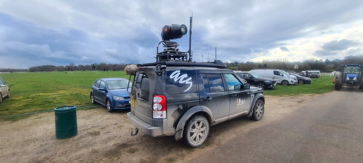 furg88's tweet photo. Camera assisting the @itvracing Pres Inject today at the @UttoxeterRaces Midlands Grand National. Also got a shot in the Tracker before we went on air - very cool! πΉππ https://t.co/2GLKFbtz40