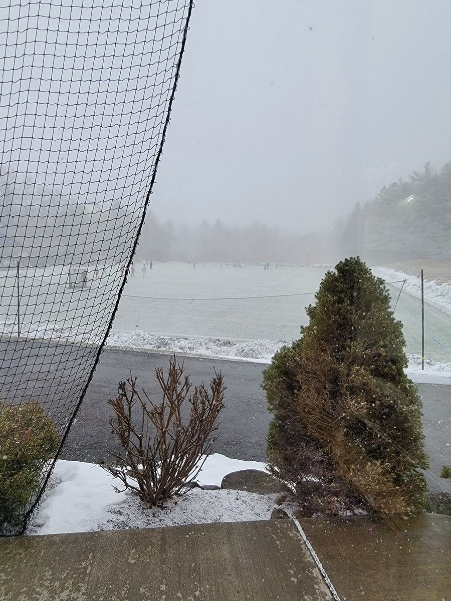 debsteward's tweet photo. Spring lacrosse weather! Same day, same game @AUSaxons #GoSaxons https://t.co/Rl3uX1efjs