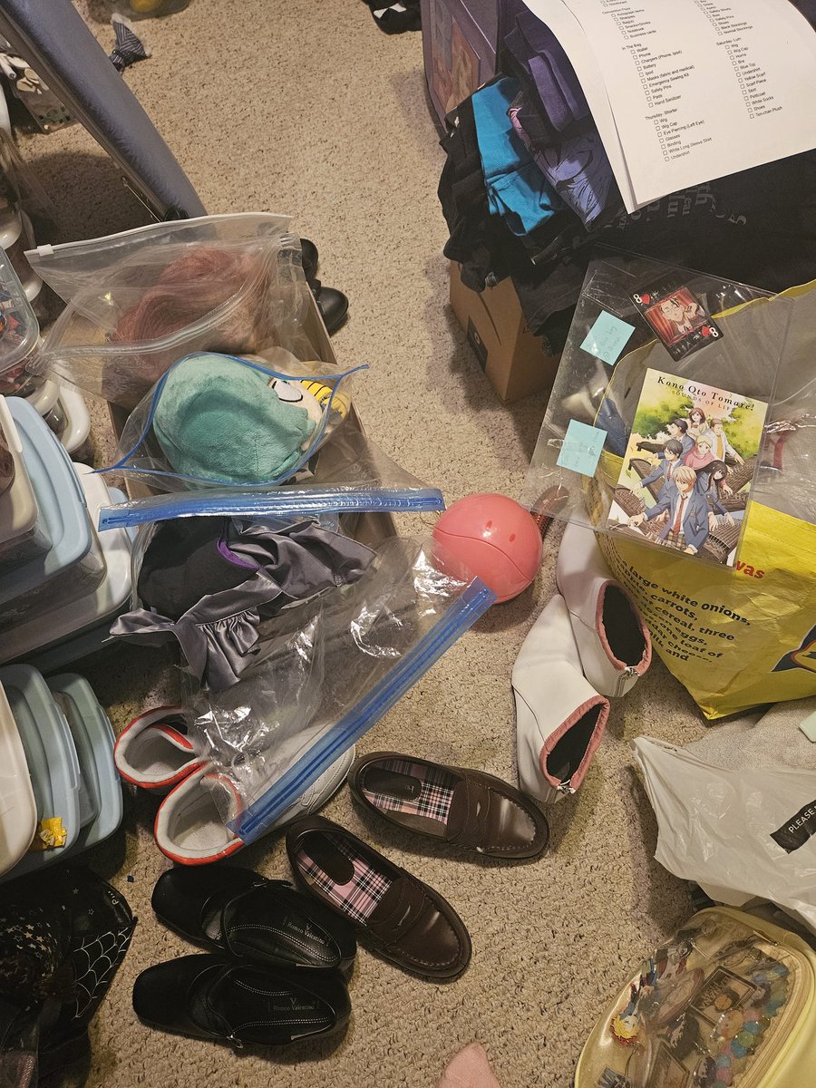 BananaFishLynx's tweet photo. Pre packing for #zenkaikon! Can't wait for a fun weekend, leaving Thursday. https://t.co/Ey9sKROCdK
