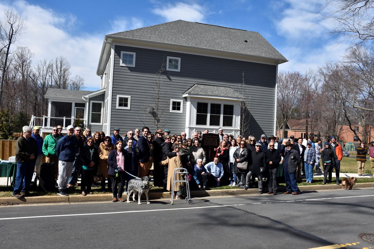 TownofViennaVA's tweet photo. Beautiful day today for unveiling a new historical marker at Marshall Road and Ware Street commemorating Parkwood School and its legendary founder, Clarene Vickery, who educated thousands of preschool children here in Vienna. Watch her oral history online: https://t.co/puthk9TdpO https://t.co/raNFpSM7p2