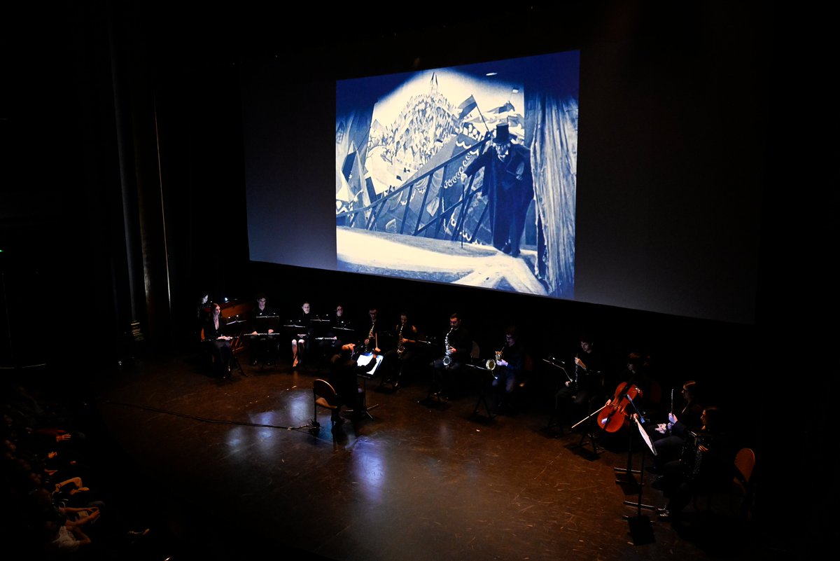 saco_oviedo's tweet photo. Emocionante estreno de la música que el alumnado de  @CompoConsmupa ha creado para la icónica 'El gabinete del doctor Caligari'. 👏👏👏 Felices por contar con esta colaboración con el @CONSMUPA. ¡Enhorabuena!🫶 #somosfans

#saco9

📷Iván Martínez https://t.co/FvuE14NRT0