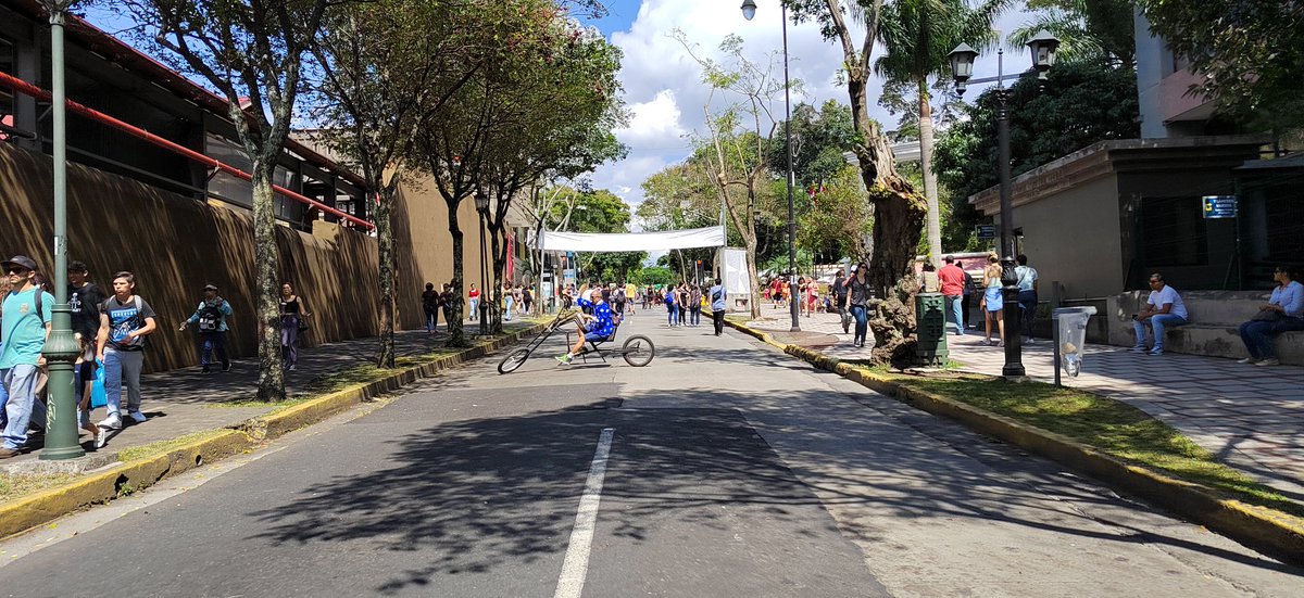 pardingo's tweet photo. Todavía hay queda mucho que ver, escuchar, comer y comprar si van a Transitarte este sábado y domingo.
Mi recomendación nada más: no vayan en carro. https://t.co/6N7PzCKaTf