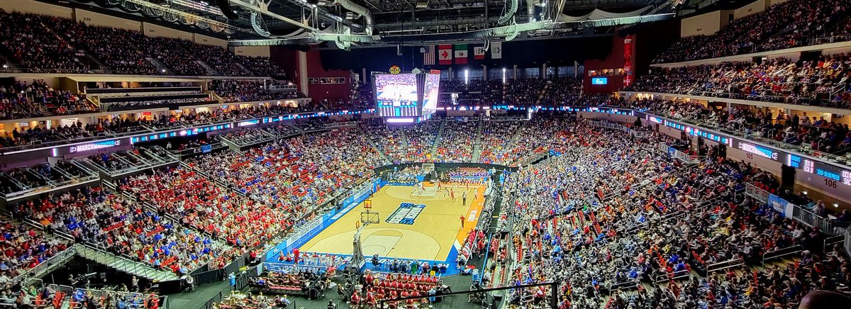 smhawk_'s tweet photo. Sold-out Wells Fargo Arena
#KUbball vs #arkrazorbacks https://t.co/IXDqDnkqSi