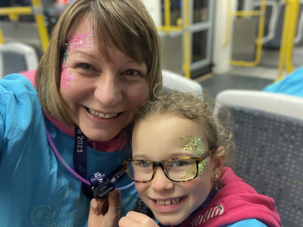 EmmaRobertsNN's tweet photo. We did it! It was cold and wet and hard work for this little one but mission completed in a fab evening #glowwith #glowwalk #Alzheimers https://t.co/c9bg2SoxXT