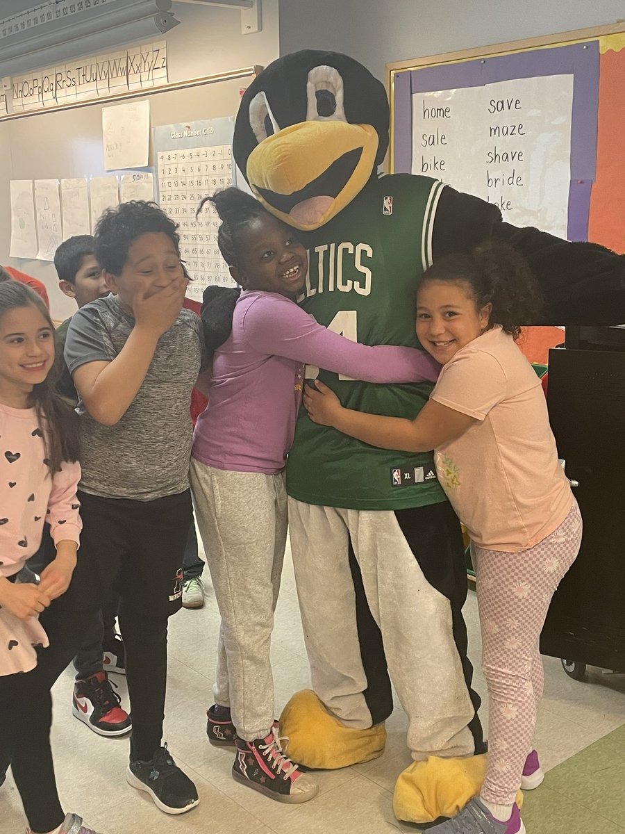 BESpectacular tweet media