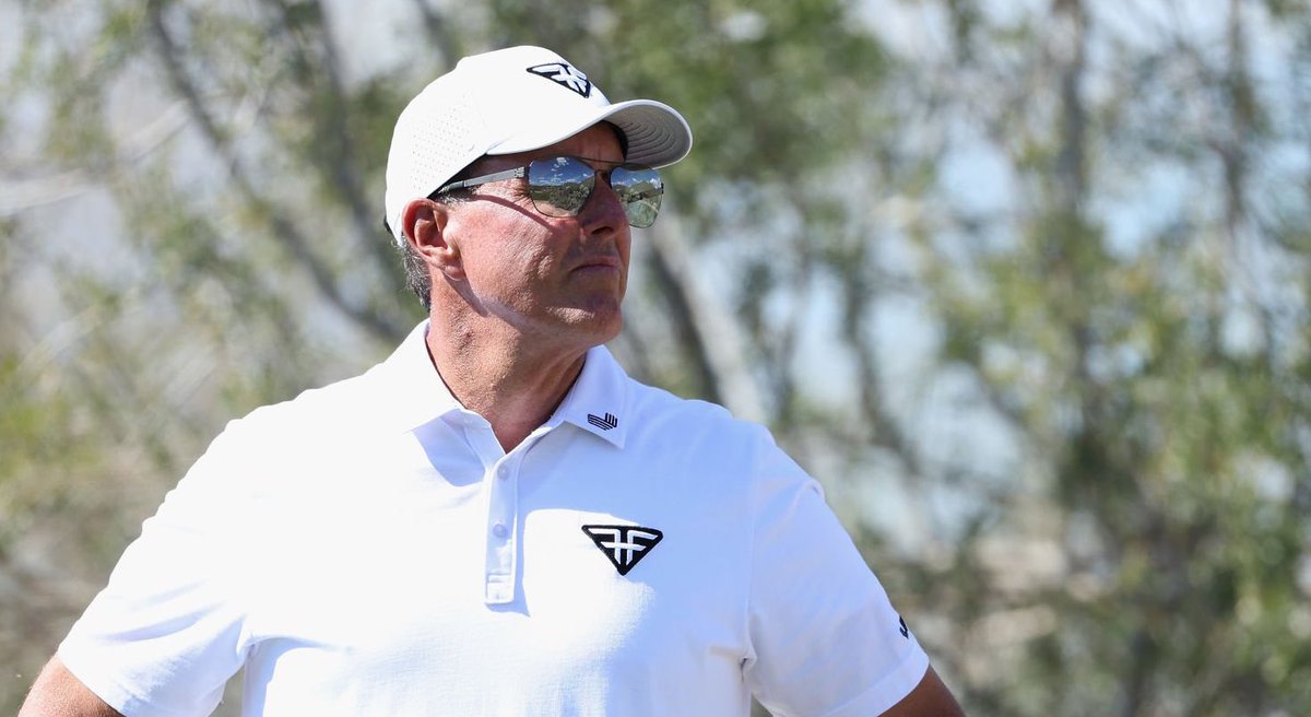 🚨 #PhilMickelson cards a Saturday round of 4 under, 67. Bogey free. Great playing, a big step forward. Inside the top 10 in Tucson. 👍👍👍