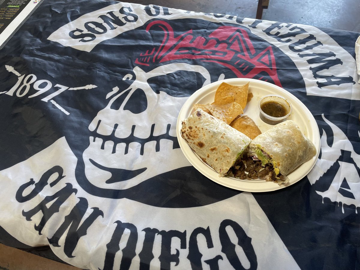 SonsOfMonty's tweet photo. Beer, Breakfast Burritos, & Basketball. How sweet it is, to be in San Diego ⚫️🔴🏀😍 #sdsu #aztecs #sonsofmontezuma https://t.co/nvUmT17R1y