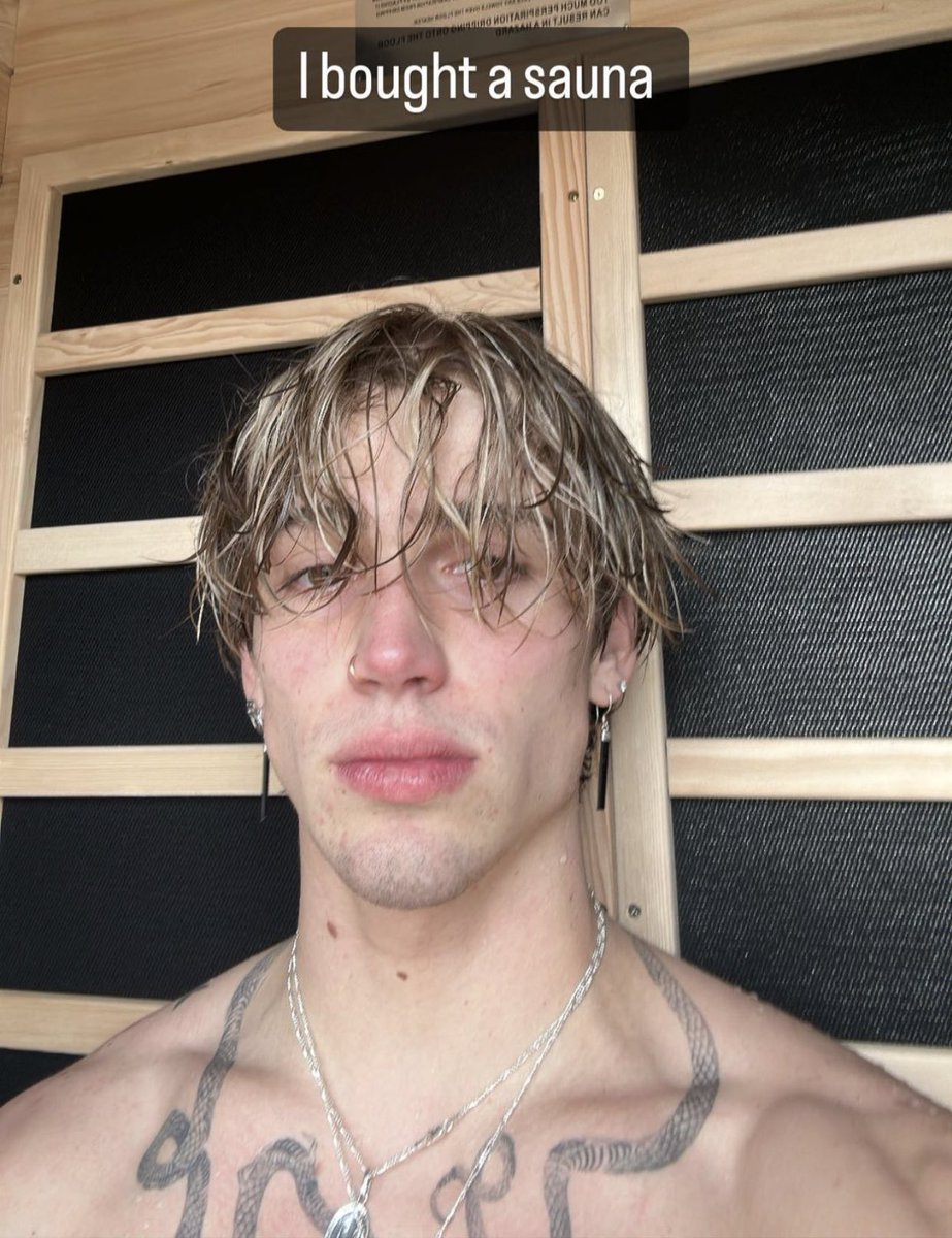 zianourrysm's tweet photo. vinnie in the sauna; a thread https://t.co/U8CfWN9mHM