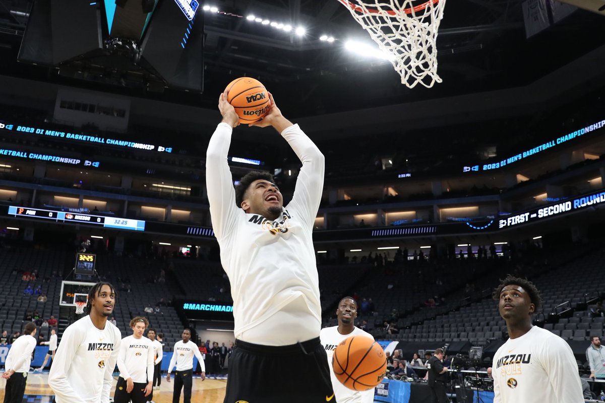 Almost game time...

#MIZ 🐯 #MarchMadness