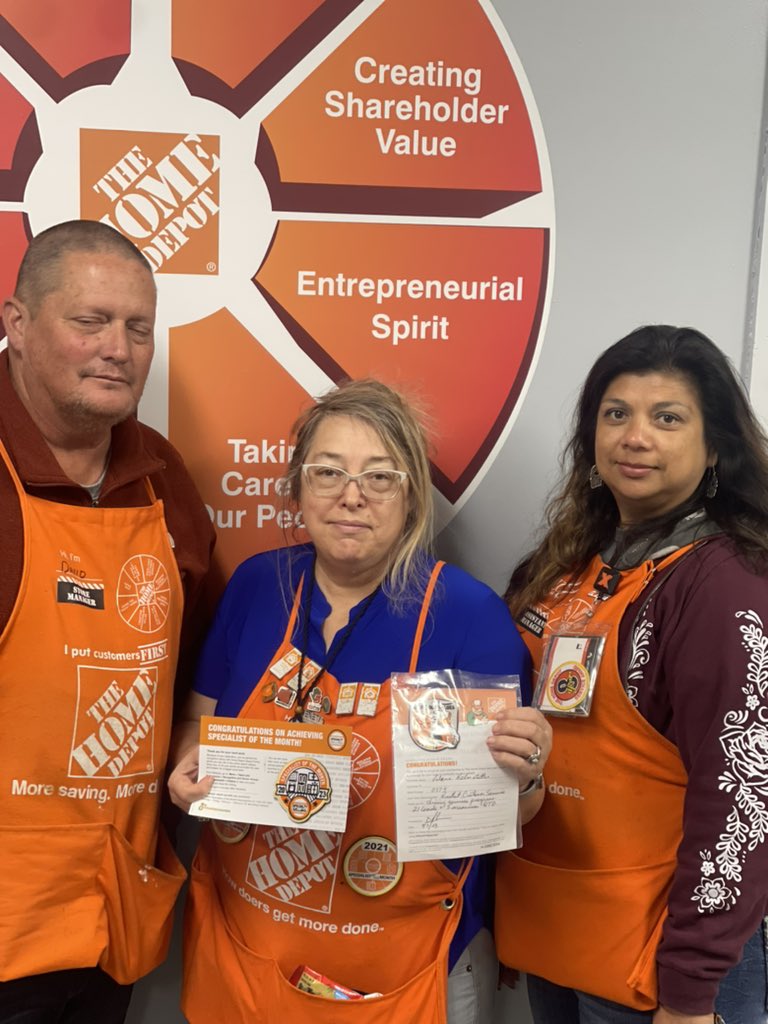 Iconic87's tweet photo. #SpecialtySaturday Valerie racking up those leads!! This may explain why she is our Specialist of the Month! ππ#ChalmetteChampions @TonjesBetty @ChadDantin @HoganTerrika @Jacobhomedepot @HDDistrict132 https://t.co/k48zKLggzh