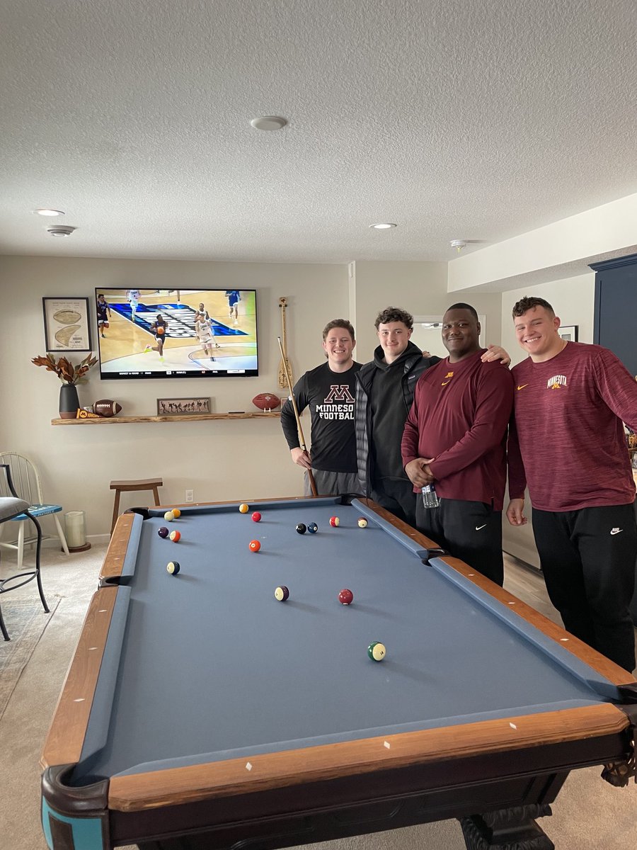 Callybrian's tweet photo. Loved having ⁦the @Gopher_OLine⁩ over to watch some March Madness 🏀, enjoy some bbq and enjoy some fellowship before spring ball starts. Change your best! #LPLMovers 🚛 #RTB 🚣‍♀️ #SkiUMah 〽️ https://t.co/R5aaM0Ssvy
