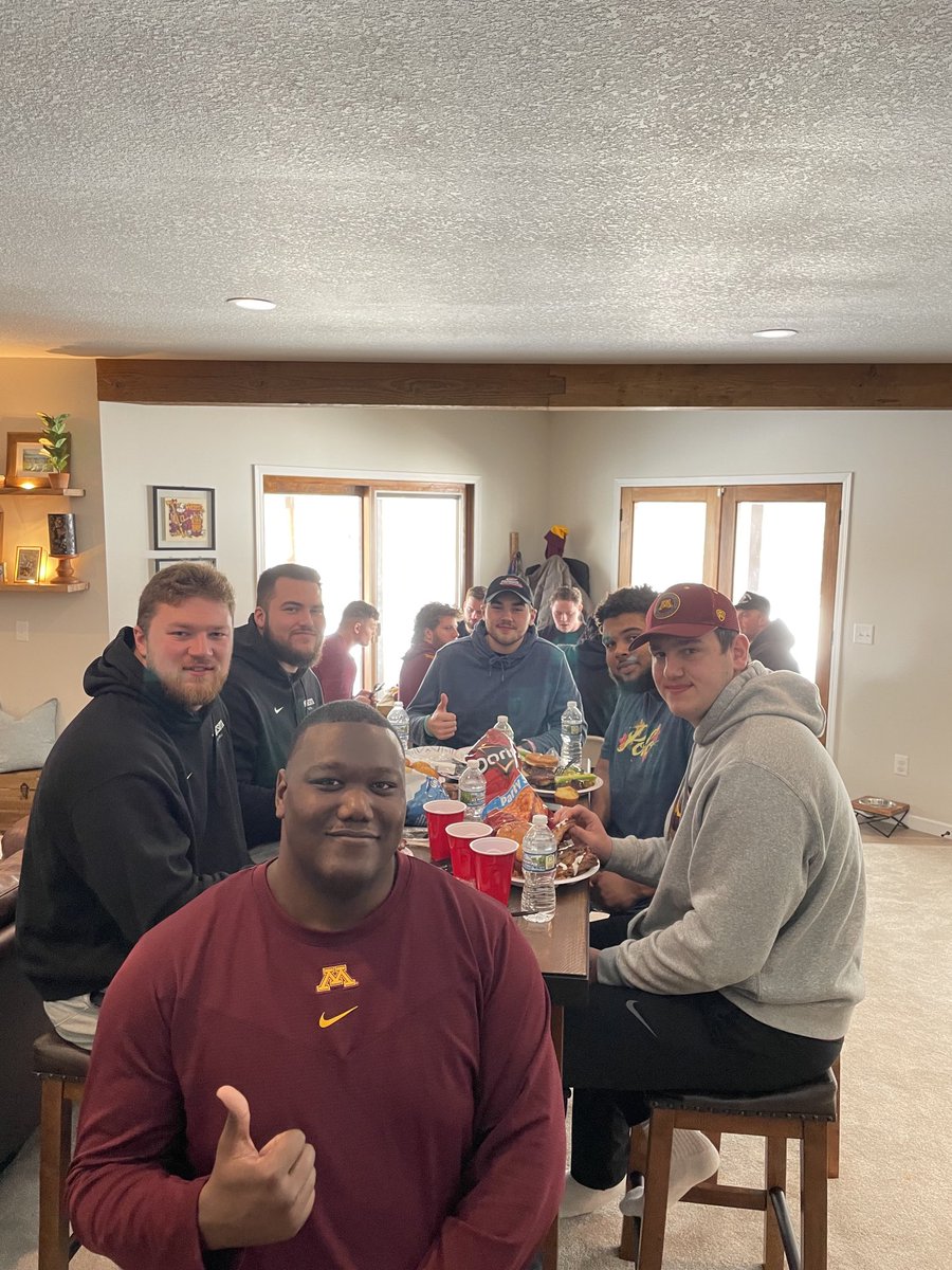 Callybrian's tweet photo. Loved having ⁦the @Gopher_OLine⁩ over to watch some March Madness 🏀, enjoy some bbq and enjoy some fellowship before spring ball starts. Change your best! #LPLMovers 🚛 #RTB 🚣‍♀️ #SkiUMah 〽️ https://t.co/R5aaM0Ssvy